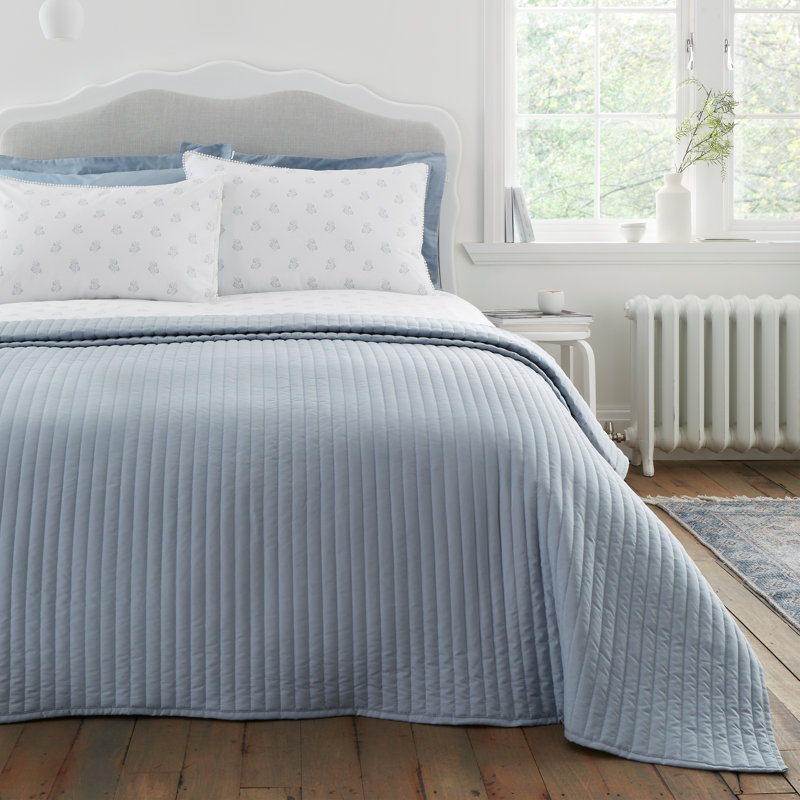 Quilted Lines 220x230cm Bedspread, Blue