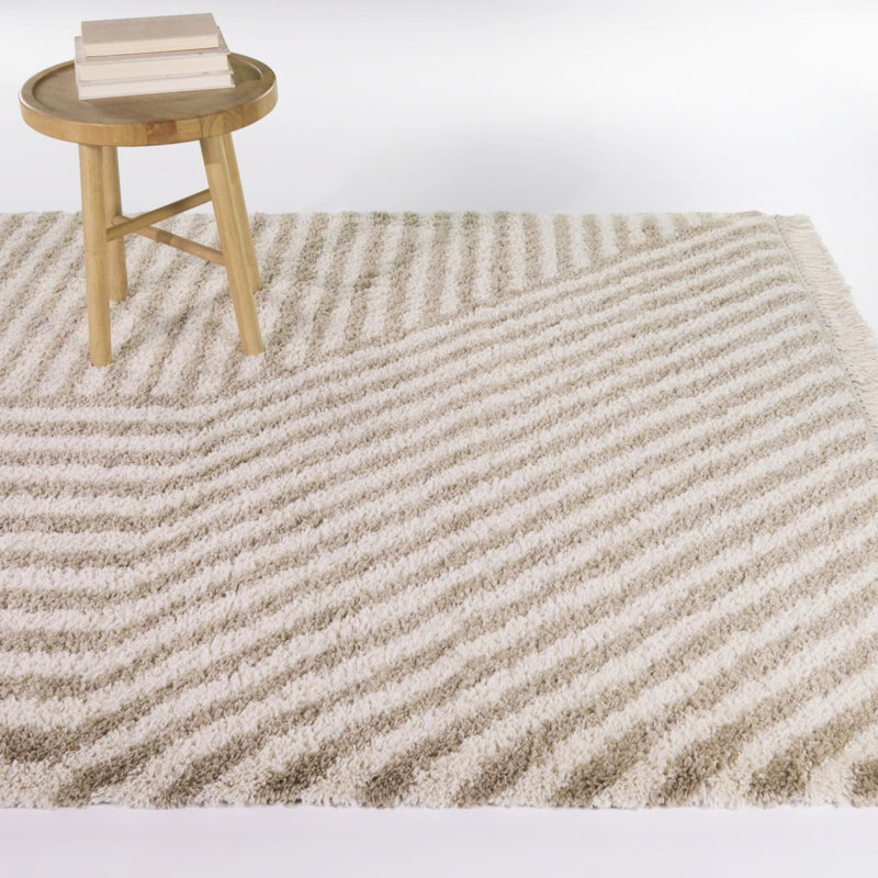 Tapis à rayures géométriques beige Ainsley, Rectangle 7 pi 10 po x 10 pi