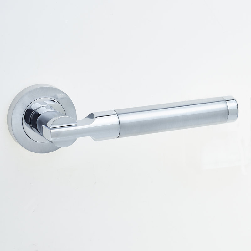 Lydia PCSC Lever On Rose