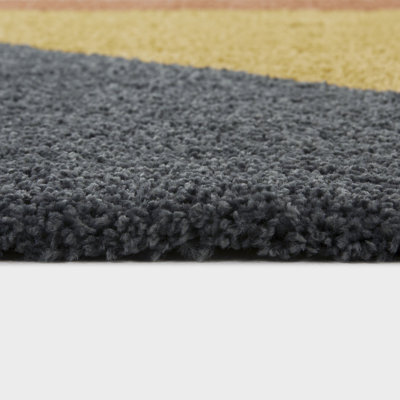 Amancia Geometric Indoor Rug