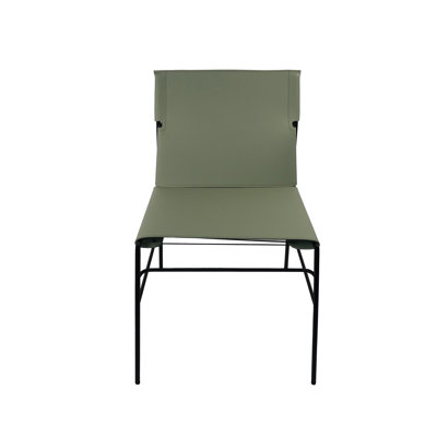 Chaise de salle à manger en cuir recyclé avec surpiqûres Naghmeh et structure en acier noir, sauge