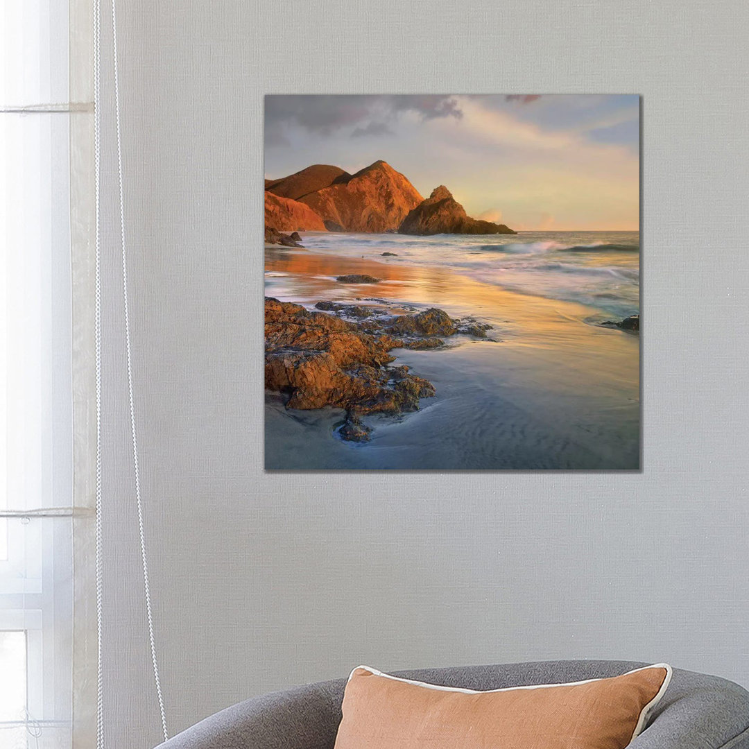 Bean Hollow Beach, Big Sur, Kalifornien von Tim Fitzharris - Gallery-Wrapped Canvas Giclée on Canvas