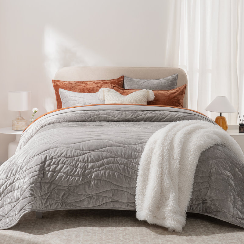 Ensemble de courtepointe Wave, Gris argenté, Courtepointe pour grand lit + 2 taies décoratives
