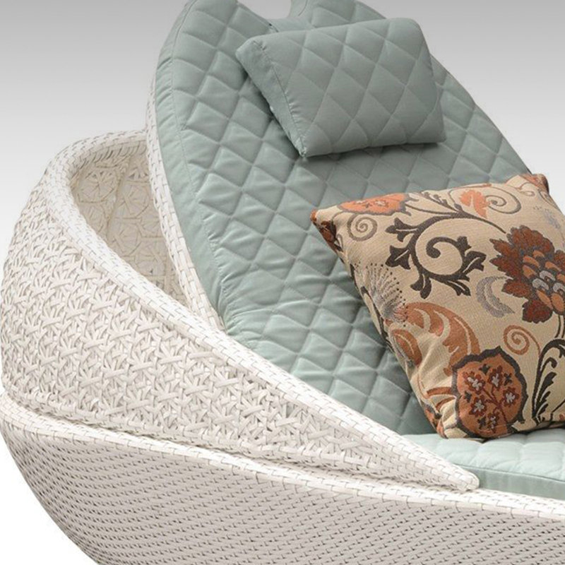 Outdoor Wicker Sunbed Outdoor Chaise Lounge , Cushion Included
