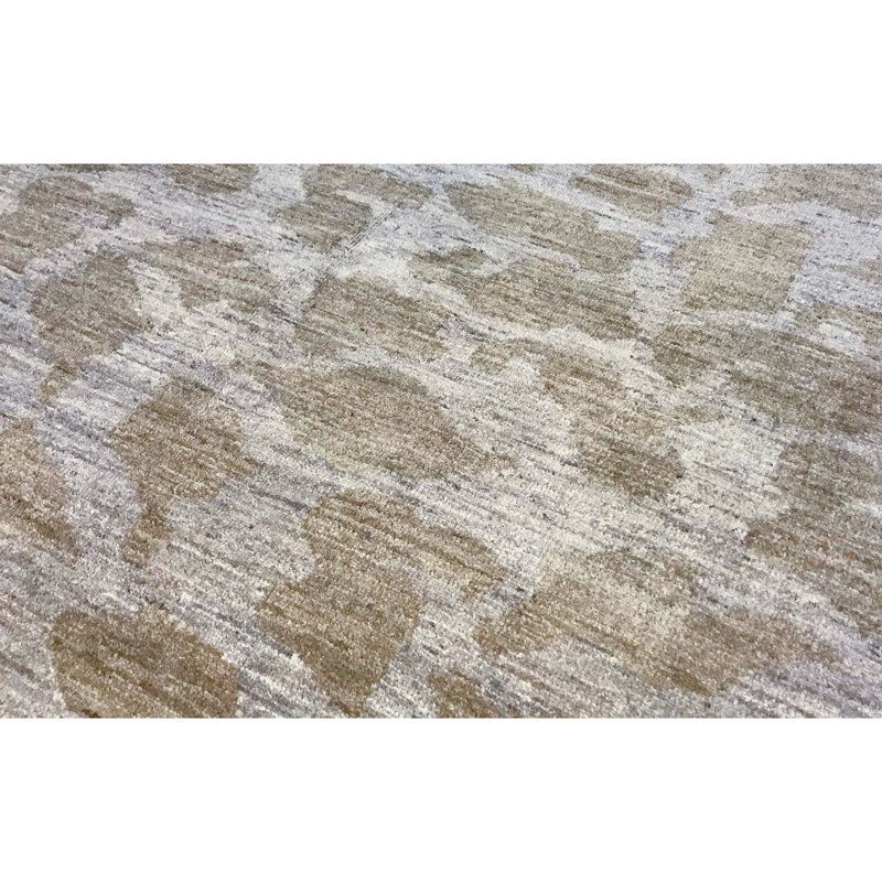Hand-Knotted High-Quality Beige Area Rug