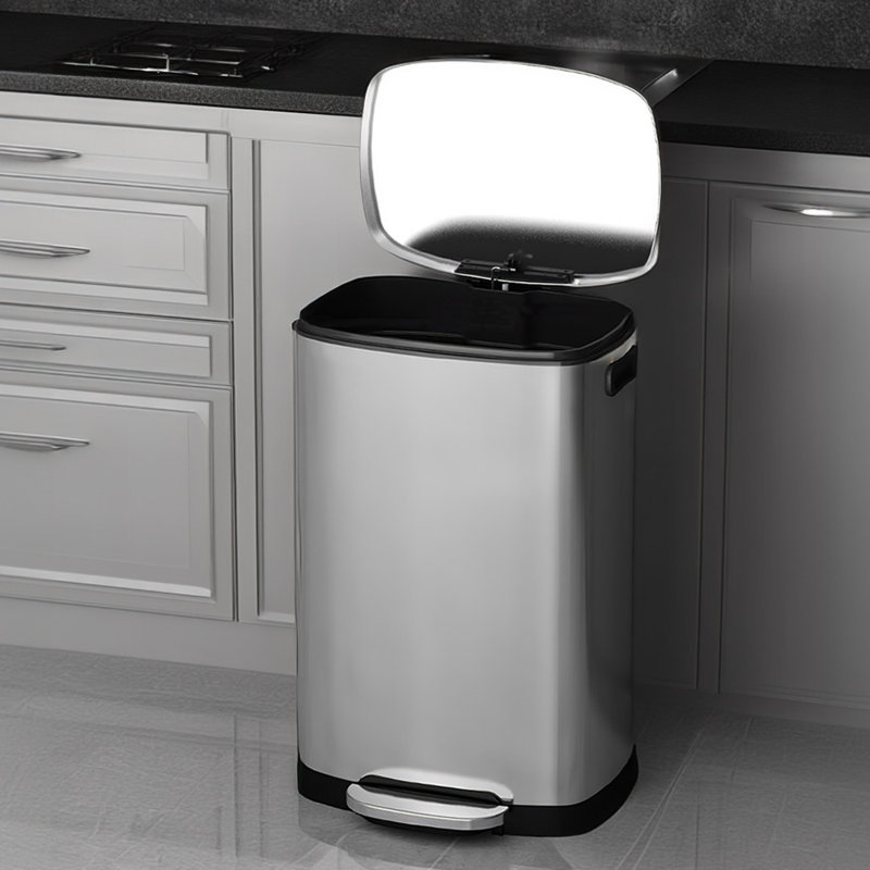 Stainless Steel 30 Litre Step-On Tresh Can
