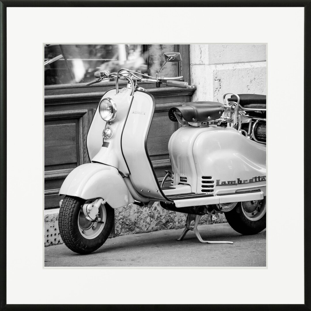 Gerahmtes Poster „Scooter 1“ von Philippe David, Fotodruck