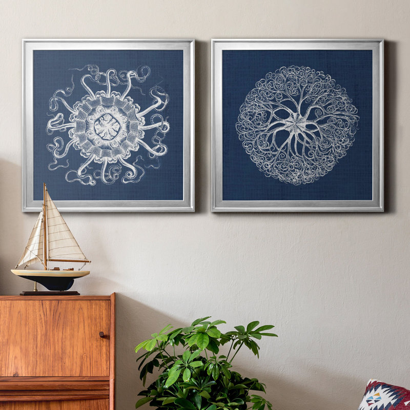«Sea Anemone On Indigo I», ensemble de 2 impressions encadrées, Toile avec cadre argenté, H 17,5 po x l 35 po x P 1,5 po