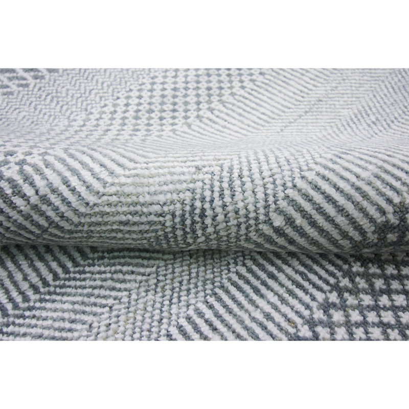Area Rug in Silver, Rectangle 8' x 10'