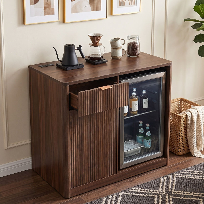 Buffet à cannelures Modern, Noyer brun
