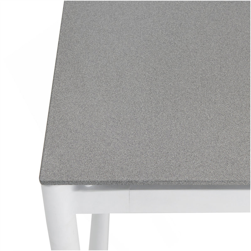 Table de salle à manger Wyncrest, 29 po H x 63 po L x 36 po P