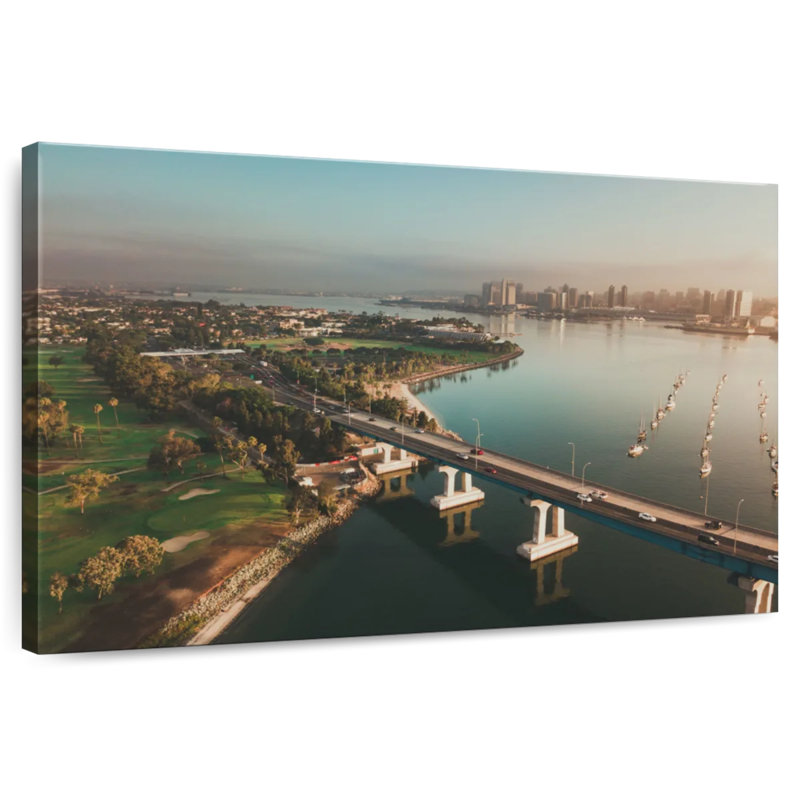 Vue aérienne du pont Lilon Coronado, H 16 po x l 24 po