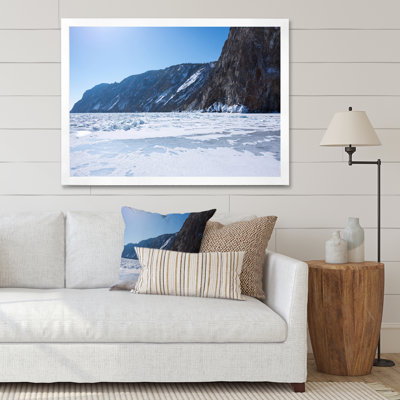 «Coast of Russion Island in Lake pendant l'hiver» - photographie sur toile