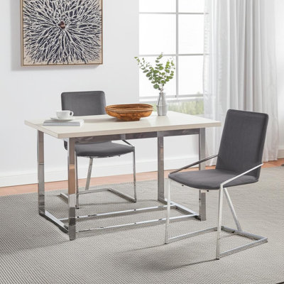 Ensemble de deux chaises d'appoint de salle à manger rembourrées en velours et en métal gris et argent