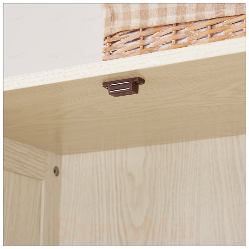 Grande armoire de rangement avec 8 portes et 4 tablettes, parfaite pour organiser et maximiser l'espace dans le salon, la cuisine et le bureau