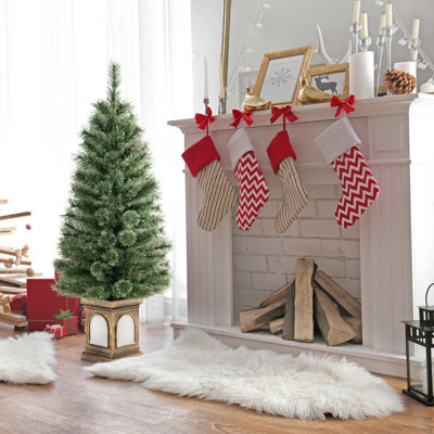 Jaspert 4' Lighted Christmas Tree