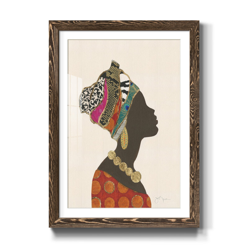 Silhouette de femme africaine I - reproduction de cadre photo sur papier, H 44 po x l 31 po x P 1 po, Noyer