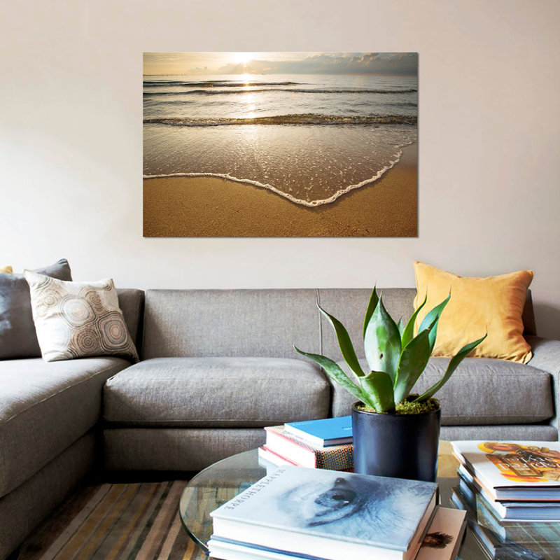 «First Landing Sea I», reproduction de photo sur toile, H 18 po x l 26 po x P 1,5 po, Toile avec cadre noir, Blanc