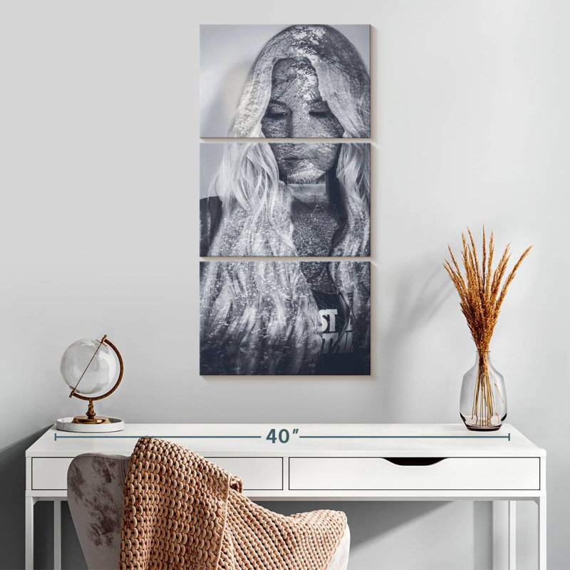 Portrait de femme Sakura, H 32 po x l 15 po