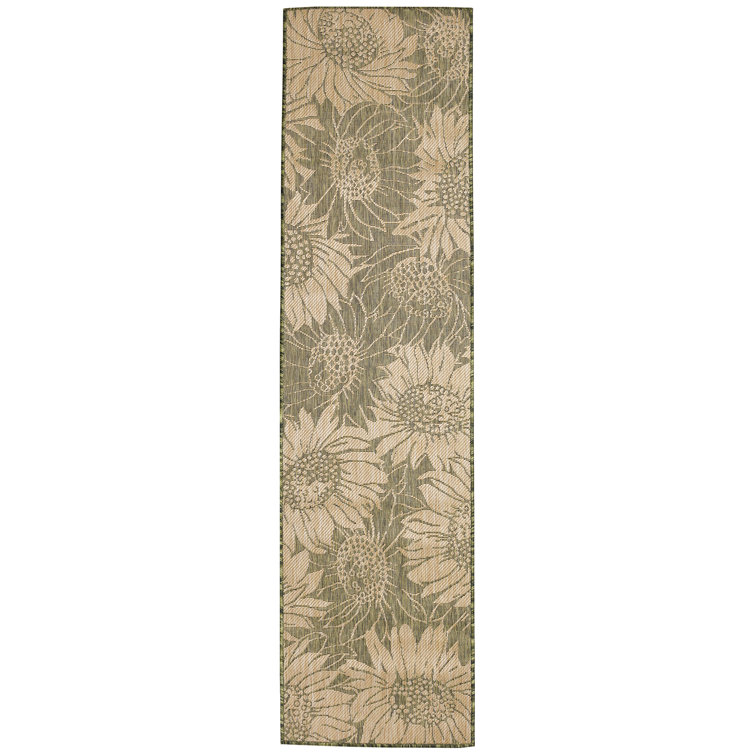 Vannoy Floral Indoor / Outdoor Rug