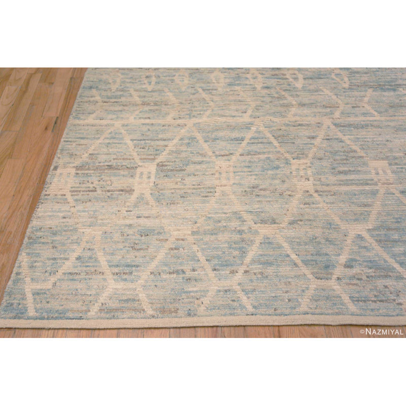 Tapis décoratif moderne à motifs bleus doux primitifs One-of-a-Kind