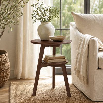 Table de bout Mid-Century en bois d'hévéa massif avec tablette de rangement à 2 niveaux