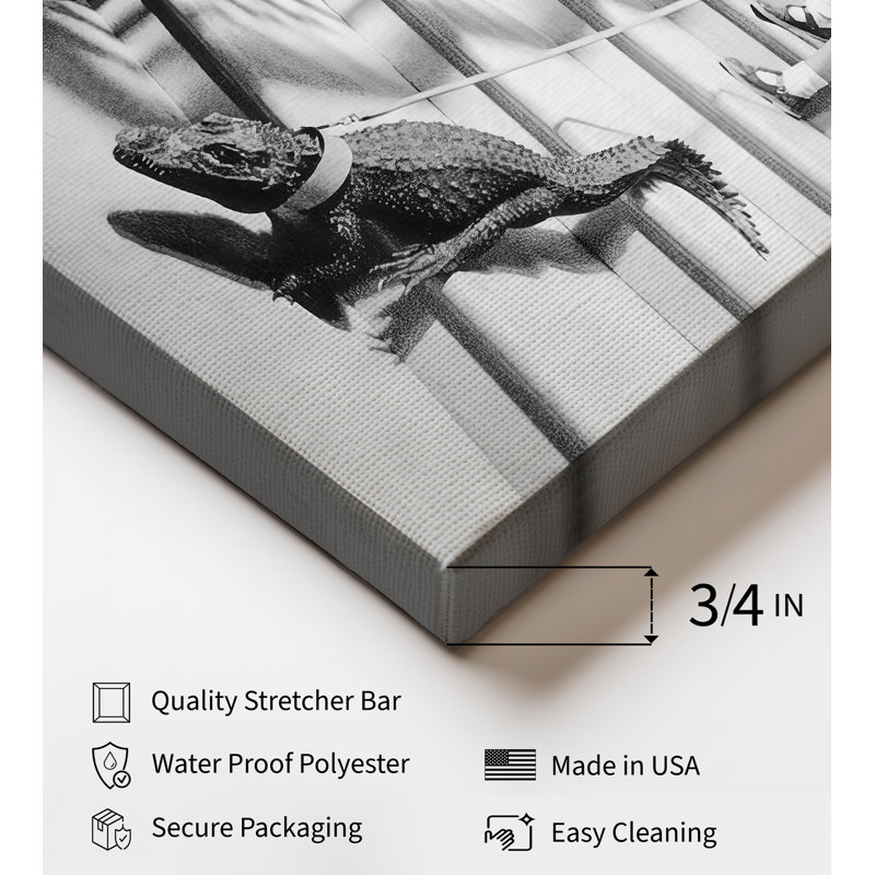 Petite fille et alligator, Unframed, Canvas, 08"H x 10"W