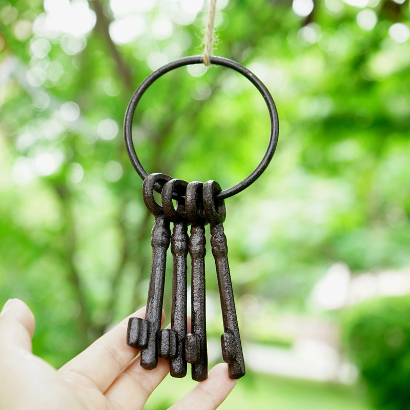 Large Vintage Cast Iron Skeleton Key Ring Antique Keys Set For Farmhouse Decor, Halloween Party Costume Prop (Style-3)
