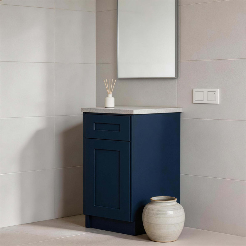 Armoire Shaker avec quincaillerie à fermeture en douceur et tablette réglable