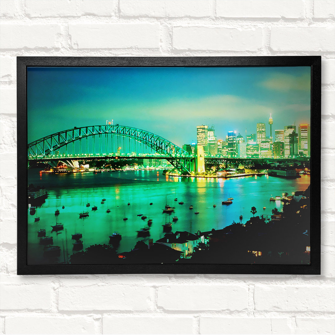 Sydney Harbour Bridge Green Glow - Closed Corner Frame Kunstdrucke auf Holz