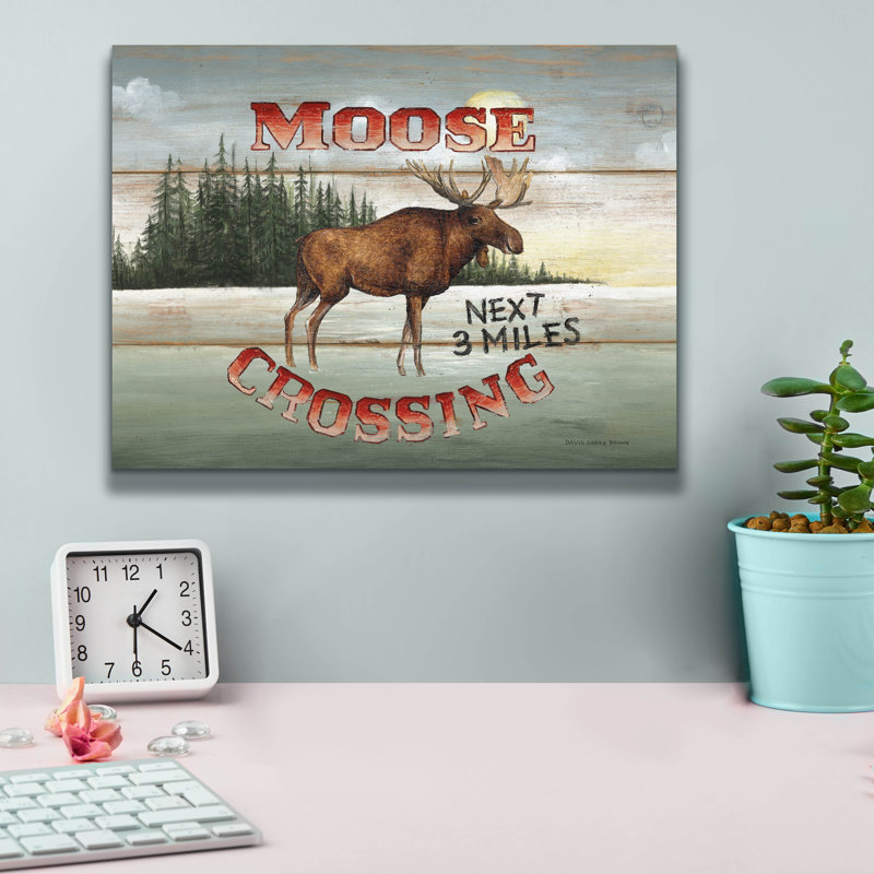 Art mural sur toile Epic Graffiti «Moose Crossing V2» par David Carter Brown, H 12 po x l 16 po x P 0,75 po