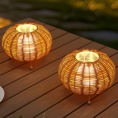 Lampe de table moderne à DEL intégrée en rotin synthétique d'intérieur / extérieur à intensité variable de 5,75 po Kairi
