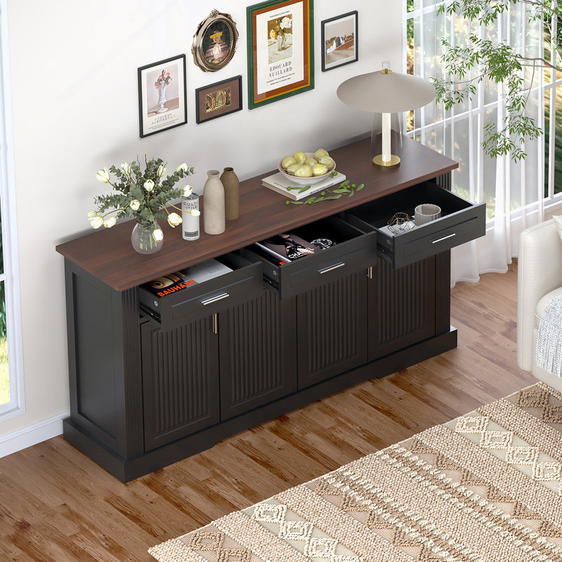 Buffet de style buffet cannelé de 63 po avec rangement, station de café moderne avec 4 portes et 3 tiroirs, console de rangement de cuisine en bois pour le vestibule du salon, noir