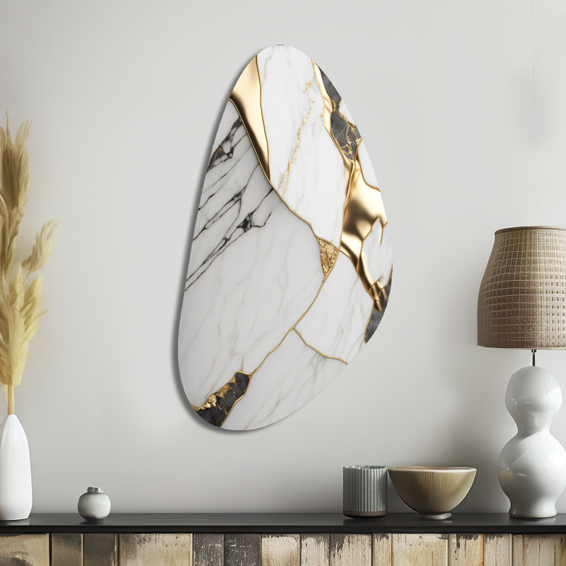 Géode abstraite marbre blanc et or I - décoration murale irrégulière en métal, H 39 po x l 21 po
