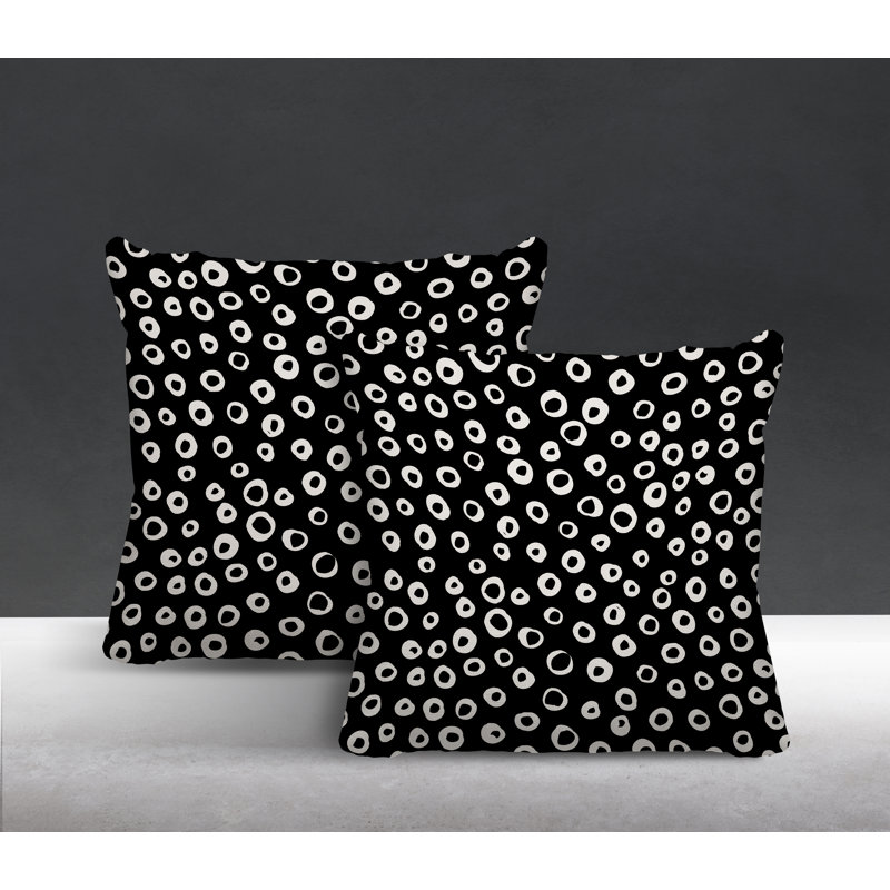 Oreiller carré intérieur / extérieur à pois Tanta, L 15 po x H 15 po, Noir