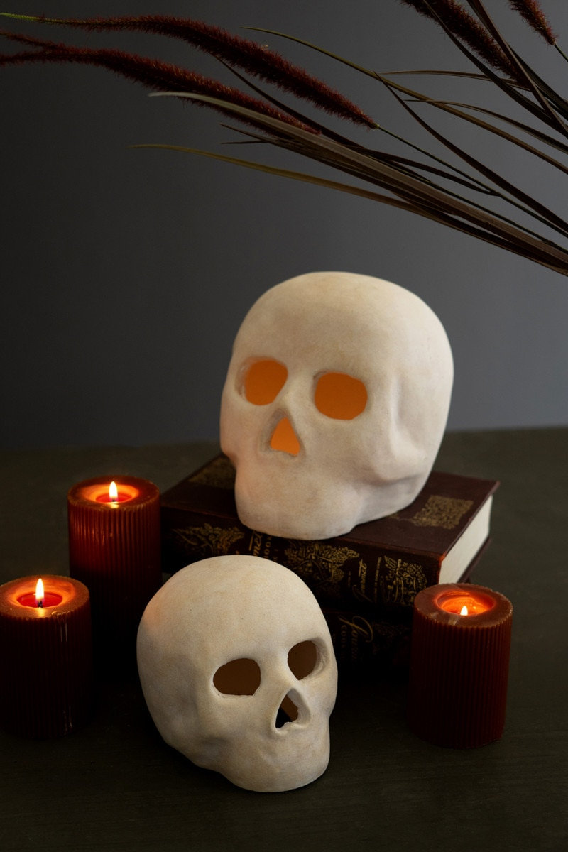  Aged Decorative Skull Figurines 2xSet of 2 - 9"L