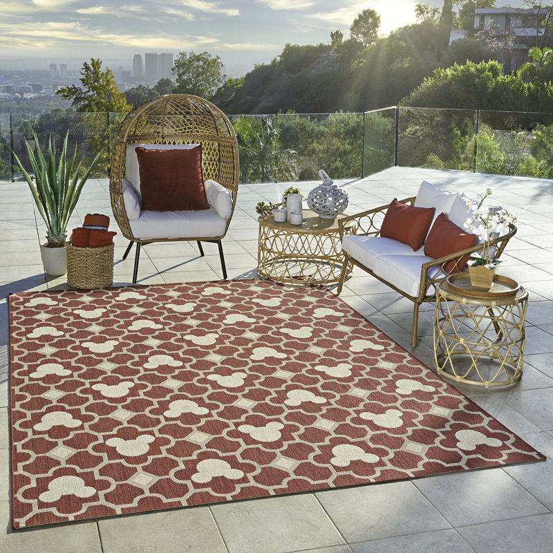 Tapis intérieur / extérieur rectangulaire rouge en polypropylène tissé à la machine, Rectangle 7 pi 10 po x 10 pi