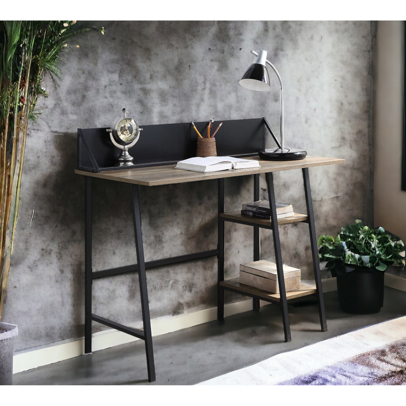 Bureau d'écriture moderne en chêne avec plateau stable en métal et pieds noirs pour bureau