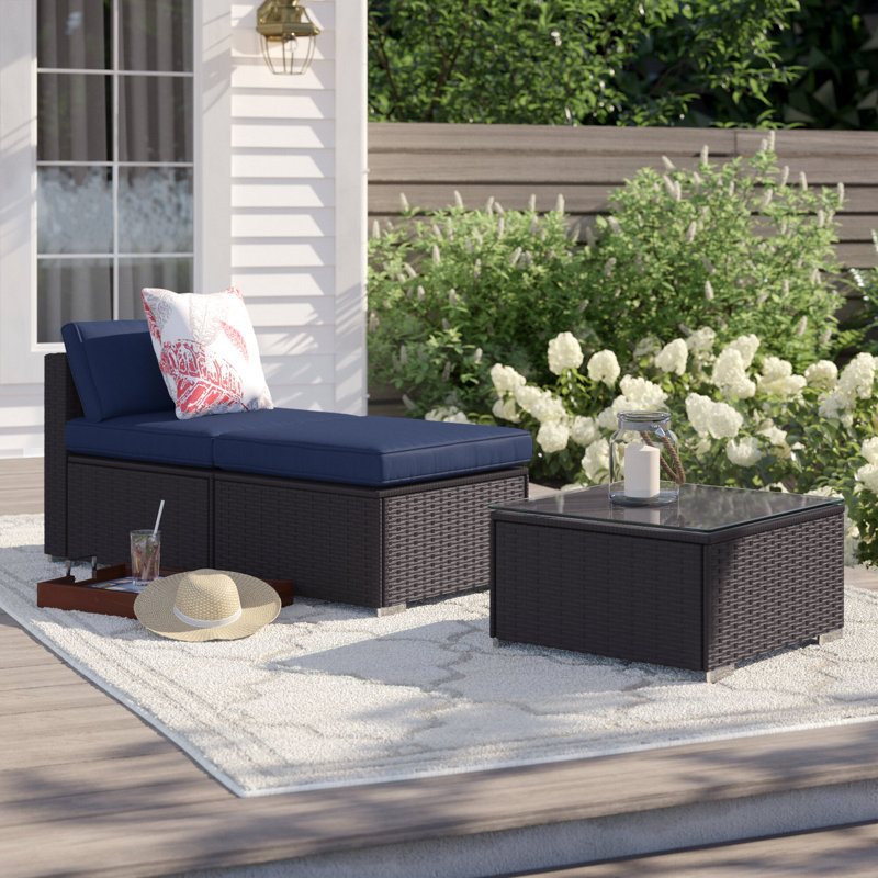 Chaise de patio avec coussins Mcgahan