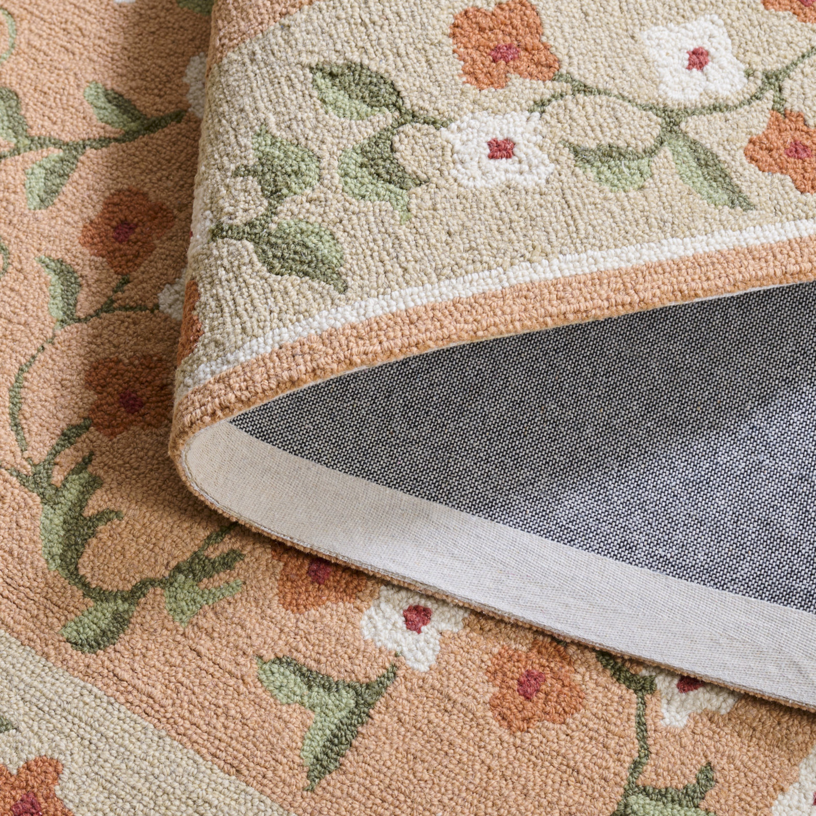 Hand-Tufted Wool Floral Outdoor Rug, Rectangle 5' x 8'