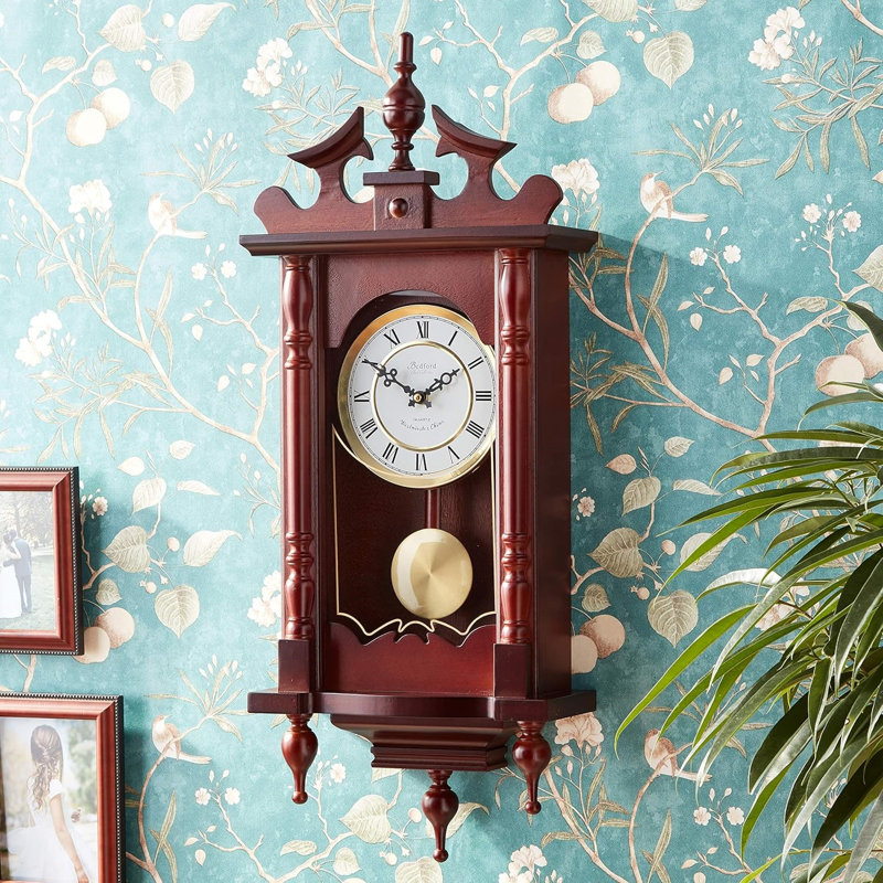 Horloge murale à pendule 31 po Bedford