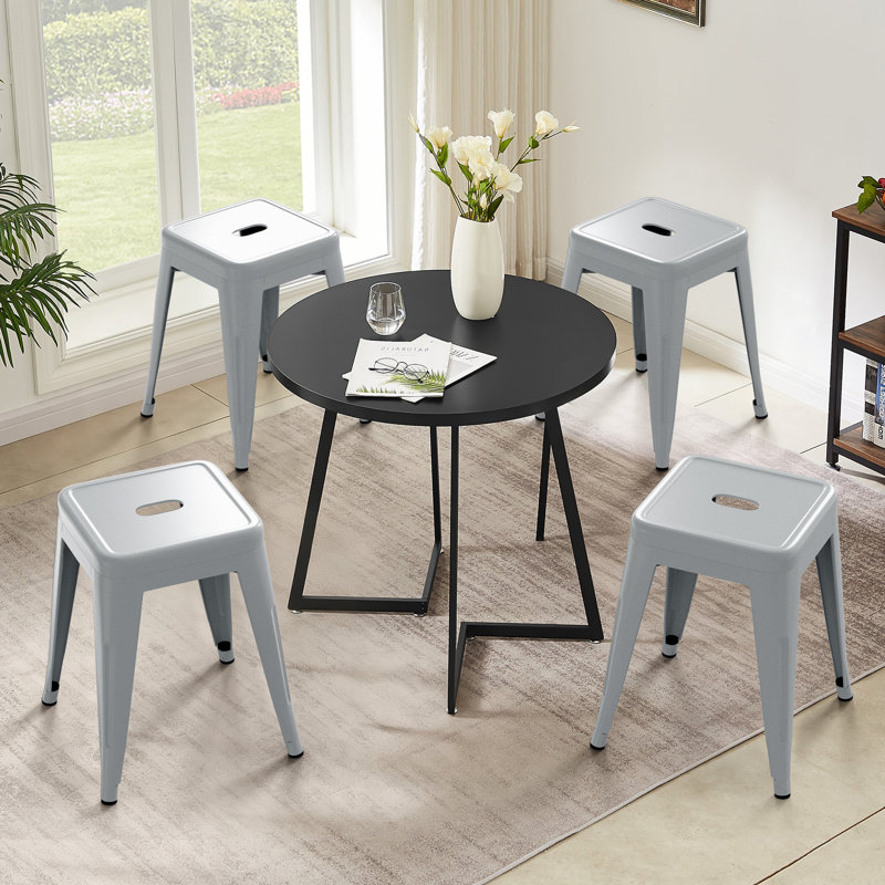 Tabourets de comptoir en métal de 18 pouces, tabourets de salle de classe empilables, chaises de salle à manger en métal sans dossier pour l'intérieur et l'extérieur, tabourets de bar de cuisine (ensemble de 4)