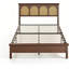 Structure de grand lit avec tête de lit en rotin, tablette de rangement, rangement sous le lit et lattes silencieuses-129489429