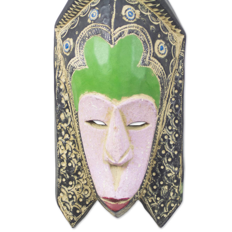 Masque en bois et aluminium okuyigugu africain