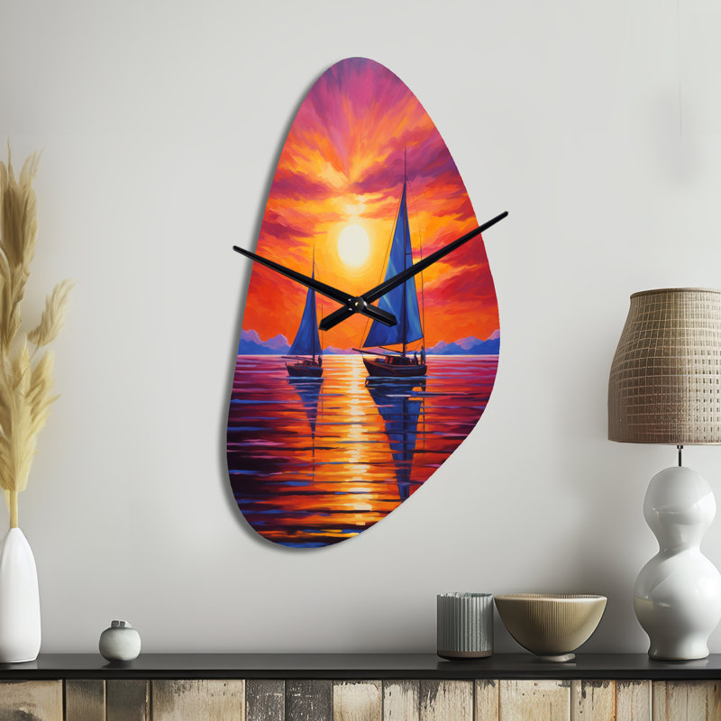 Voilier au coucher du soleil - horloge murale en forme de bateau, impression d'horloge murale asymétrique moderne, Moyenne