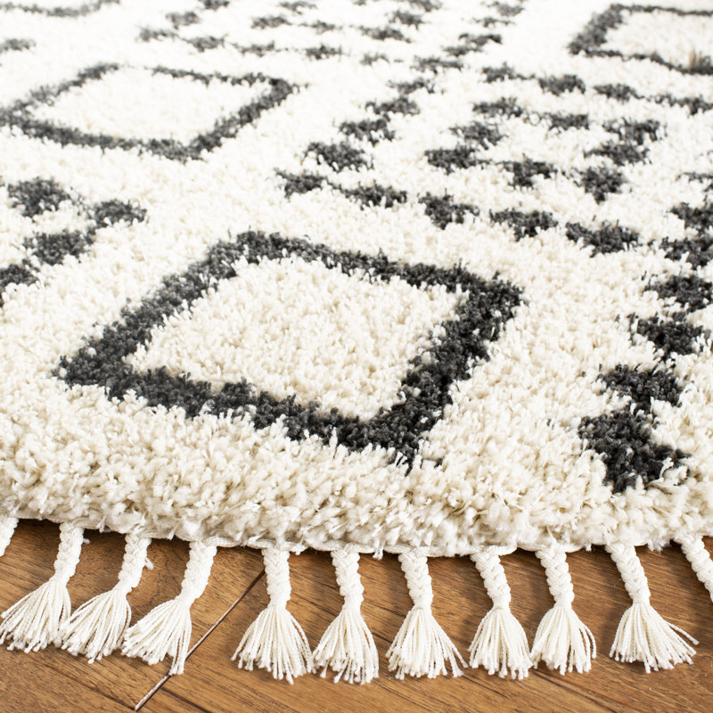 Caldwell Performance Geometric Rug, Round 6'7"