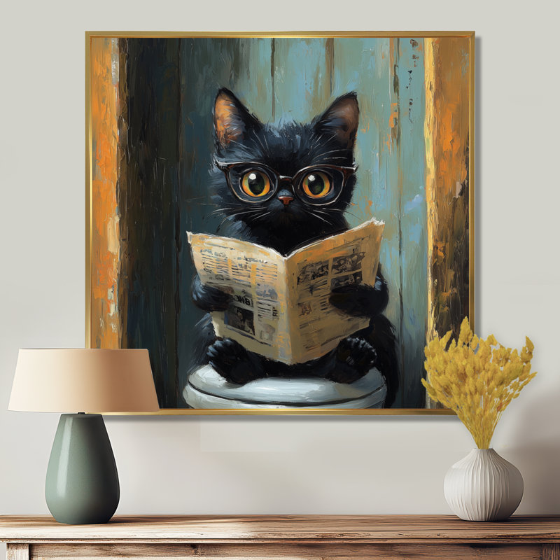 Keld, mignon, chat prêt, journal sur la toilette I - art mural chat, H 16 po x l 16 po, Impression encadrée flottante, Doré