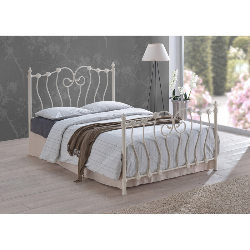 Metal Bed, Kingsize (5')