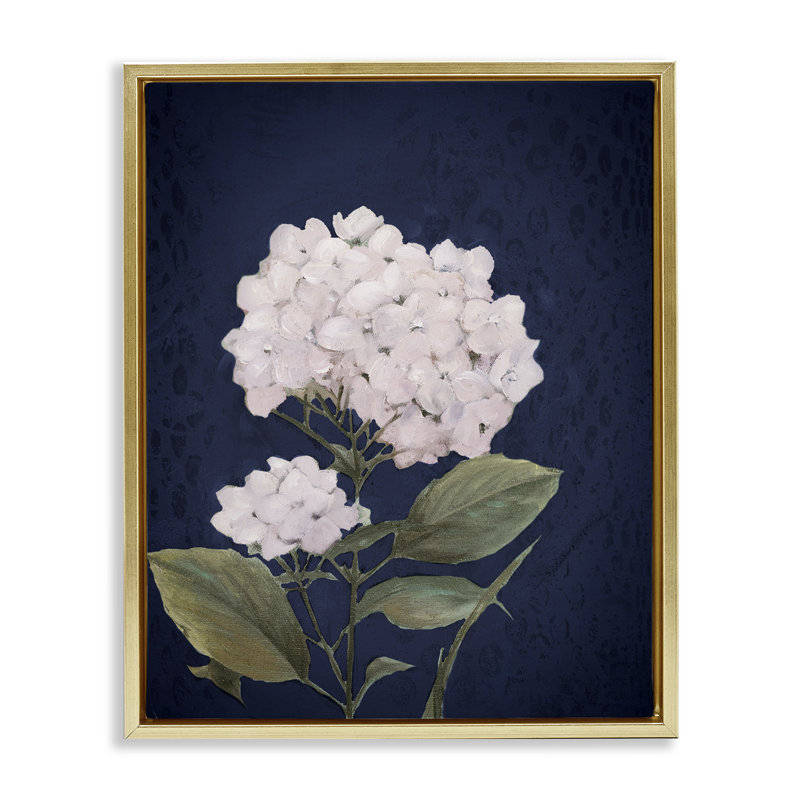 «White Hydrangea Blossom», art mural encadré par Patricia Pinto, Cadre flottant métallique doré, H 21 po x l 17 po