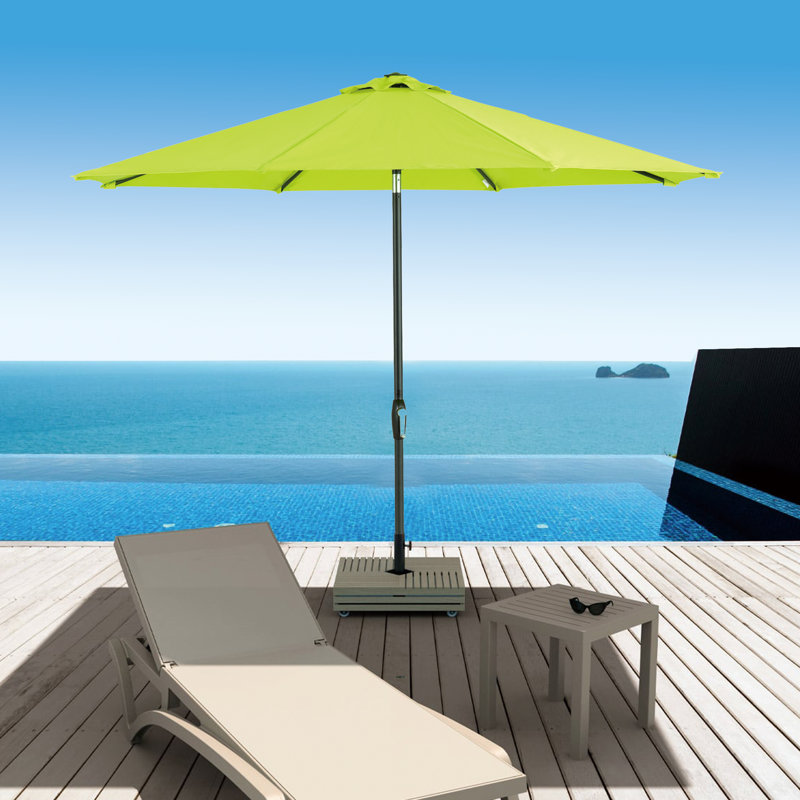 Parasol de patio 9 pi avec manivelle Devyn, poteau en aluminium et 8 baleines en acier pour terrasse, bord de piscine, cour Devyn